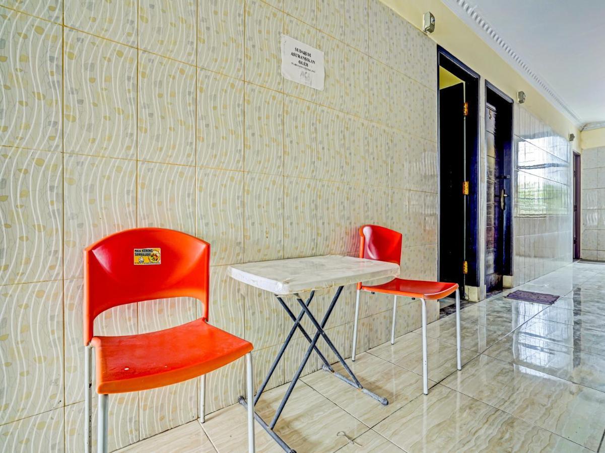 Oyo 90238 Hotel Nusantara Cirebon Exterior photo